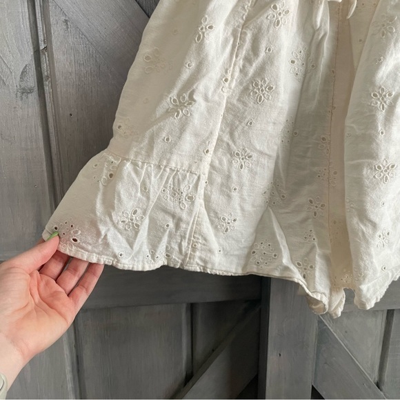 American Eagle Ivory Eyelet Romper open bow back- size medium - Picture 5 of 9